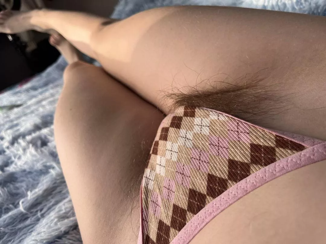 you like sniffing panties? 