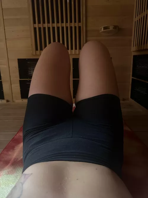 your face called and said it's missing my thighs, so I'll swing by after my workout 🥰