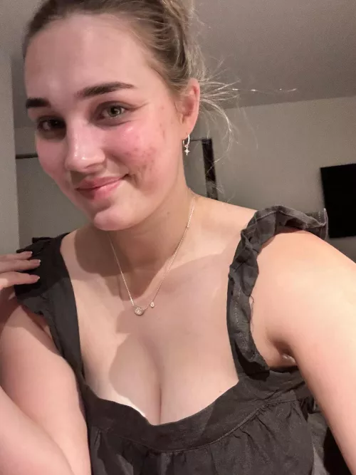 19 [F4M] Recently heartbroken and ready for a night out. Someone pick me up? Show me what you got in DMs.