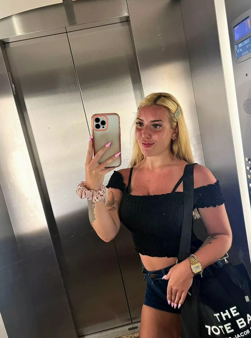 19 F4M, Would you notice me looking like this or should I take off my shirt first?