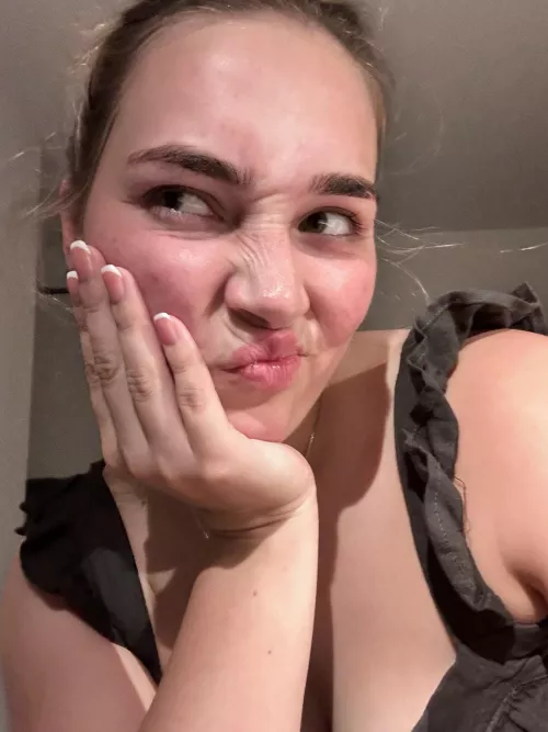 19F, freshly cheated on and looking for a rebound. Send me a pic in DMs if you’re up for it.