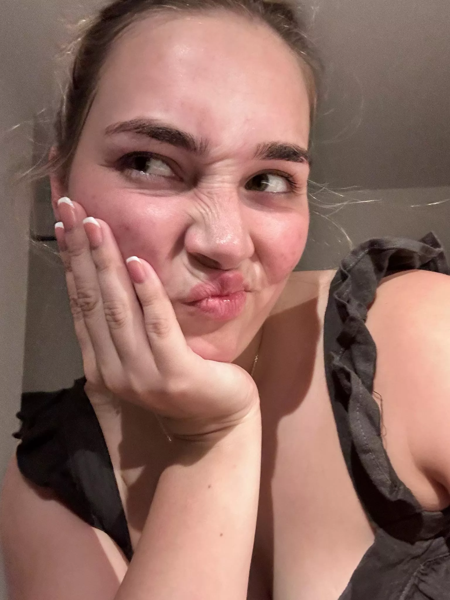 19F, freshly cheated on and looking for a rebound. Send me a pic in DMs if you’re up for it.