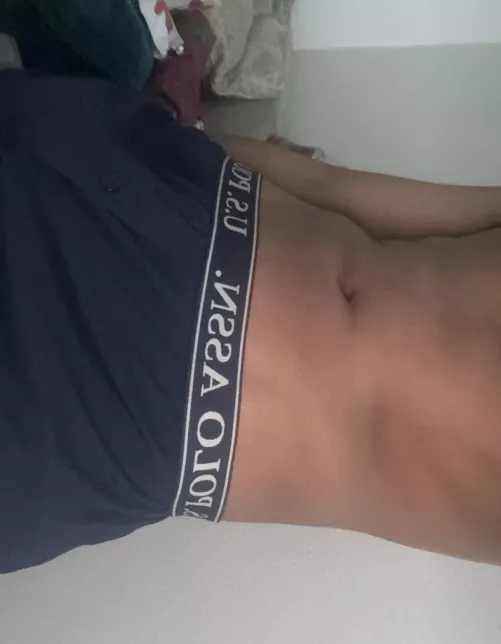 20 unexperinced looking for cougar/milf to practice and help up for anything lol denver/auora