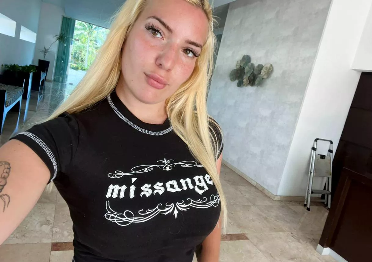 21F I’m in the mood to give thanks... for you. 😘