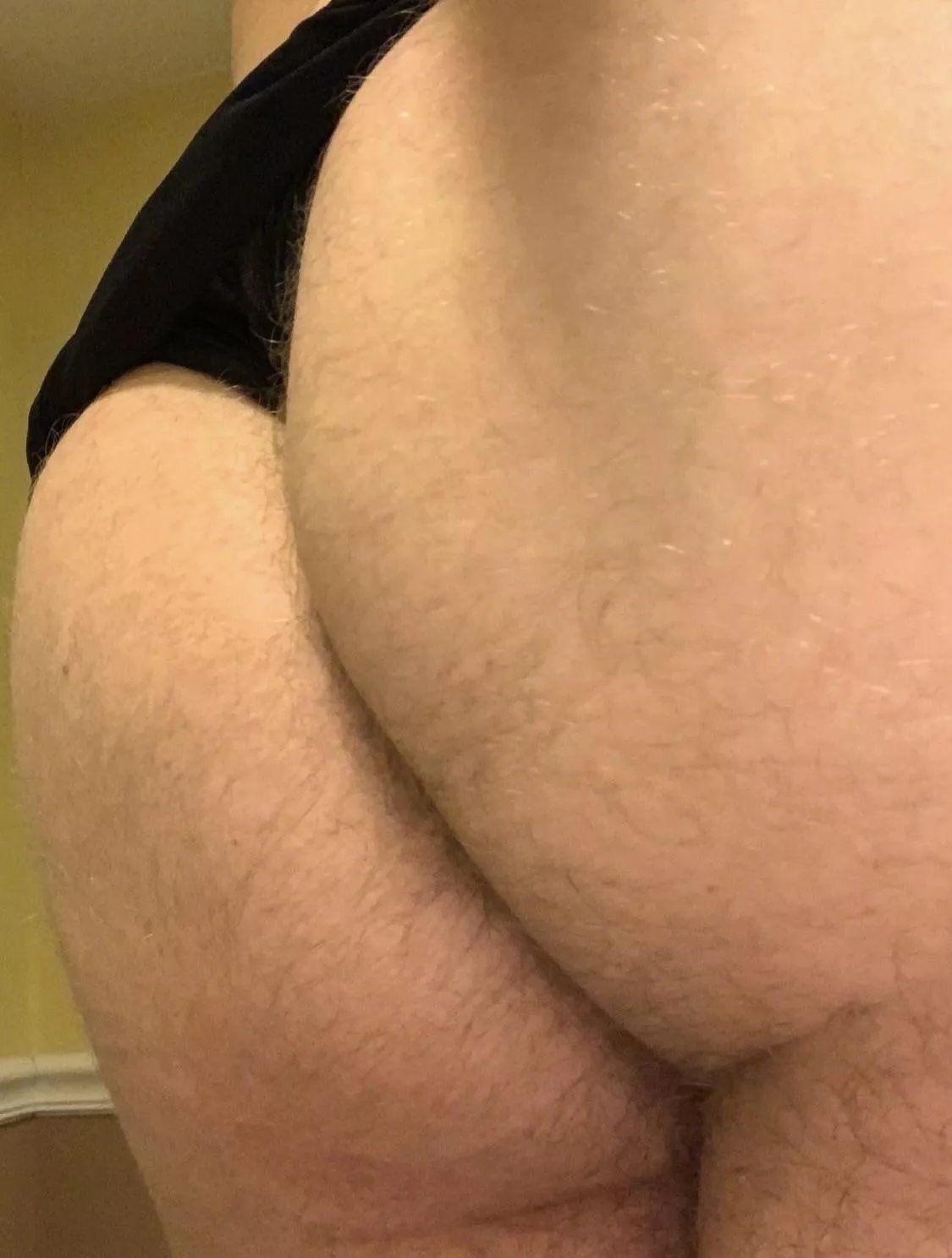 [22] who needs a cumdump 😈
