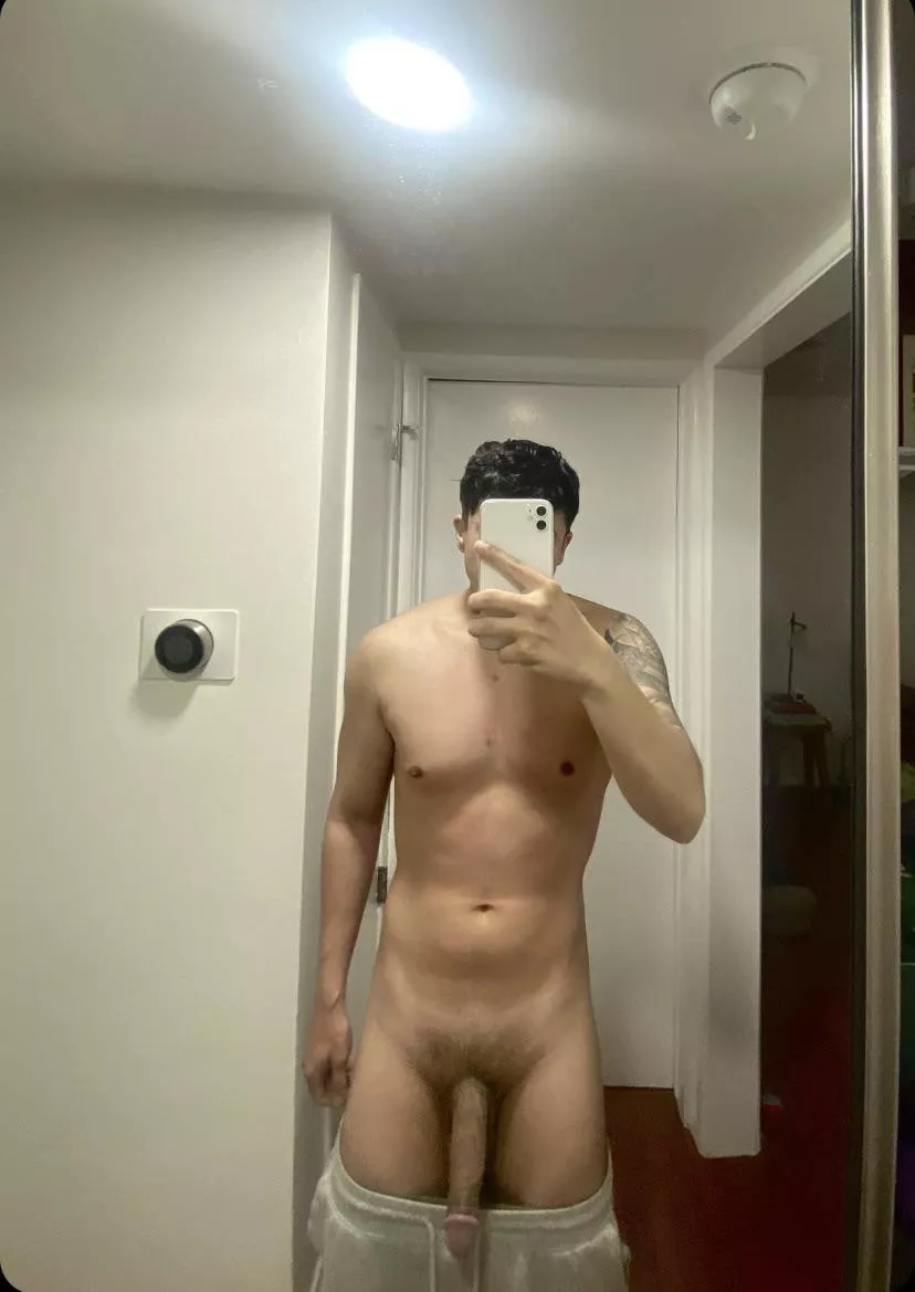 (27) Happy hung Black Friday 