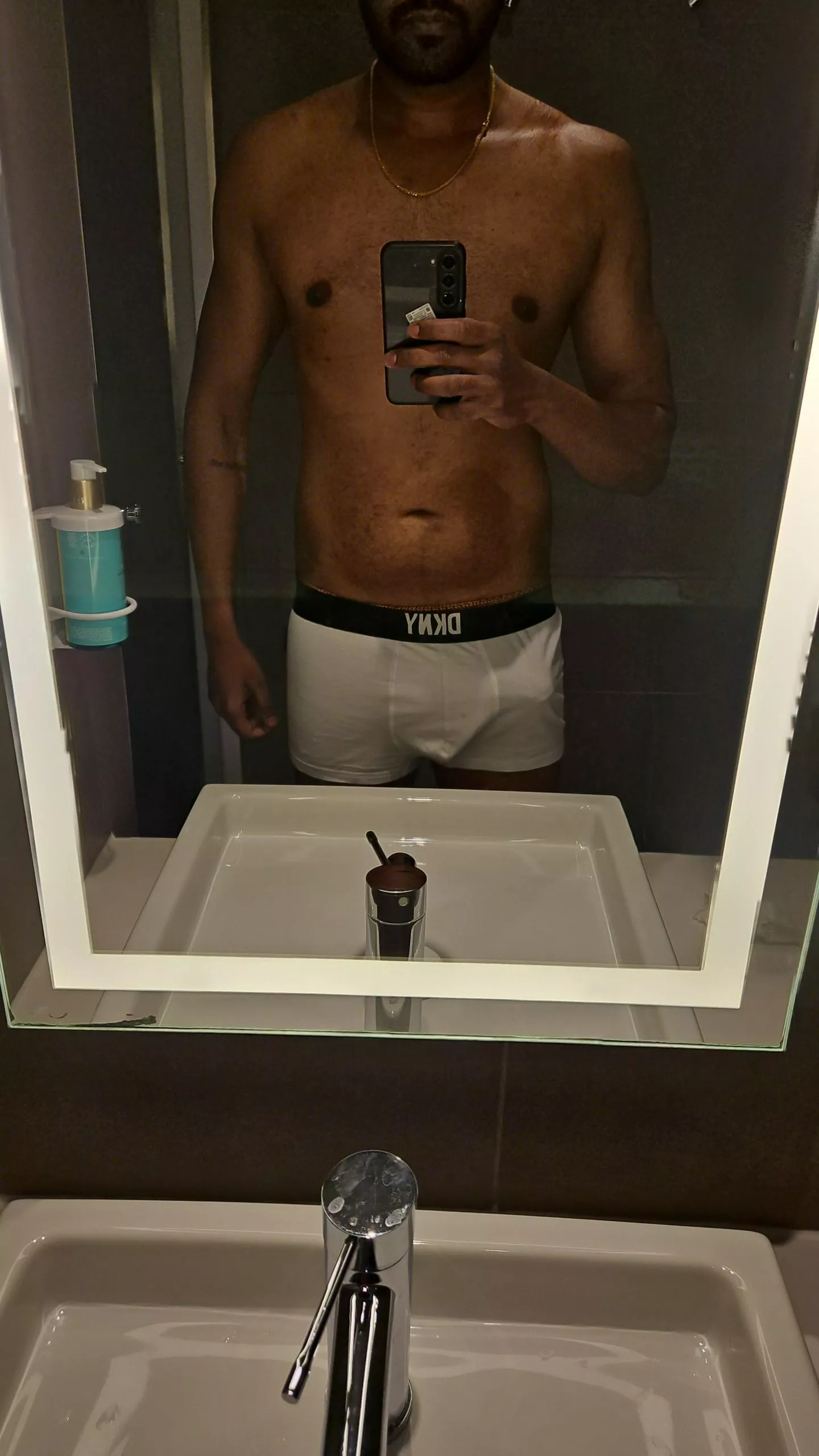 27 [M4F] #london looking for casual hookup 