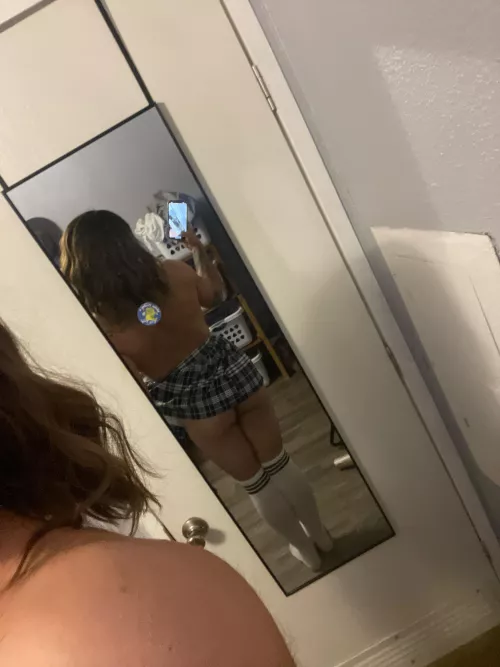 28 M Dayton TN looking for a top right now