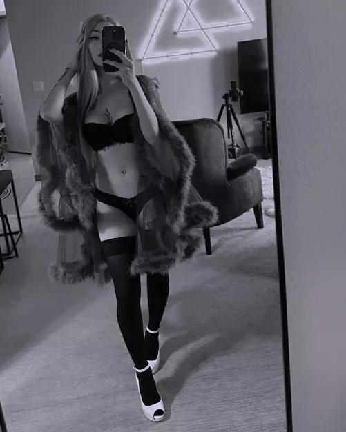 [30F] Portland OR, Looking for Discreet Fun 