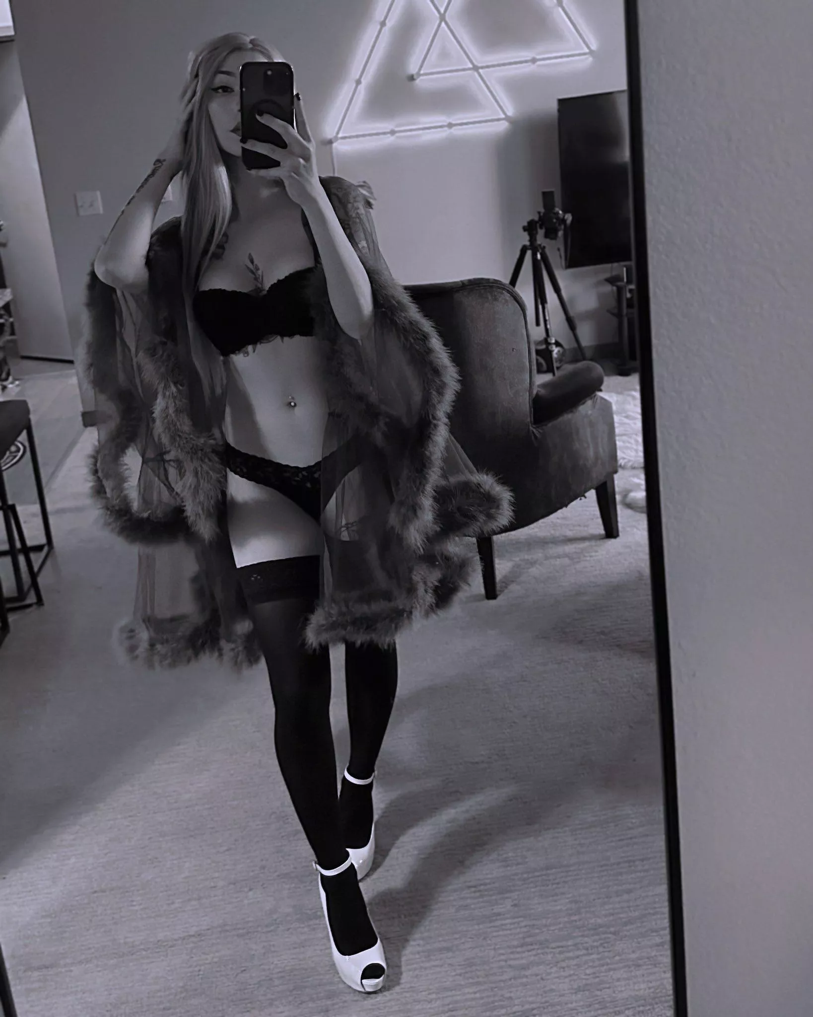 [30F] Portland OR, Looking for Discreet Fun 