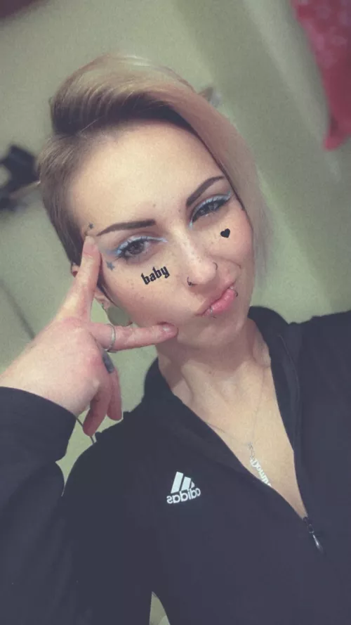 [ 33F4FM ]STL 314 seeking—legit attractive couple to take me in or come over ASAP