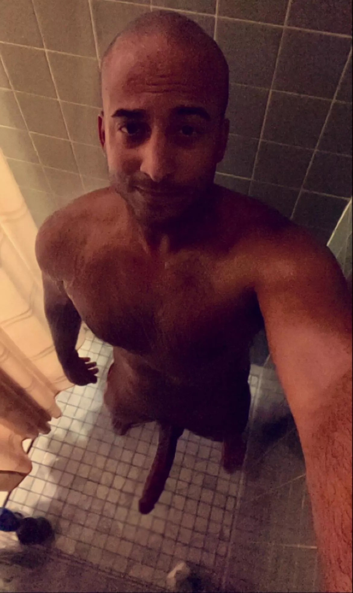 35 M4F in need of a shower buddy 