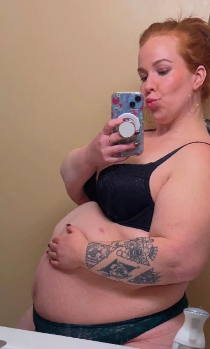 5’2 BBW about to BUST 💥🤰 Hefty but horny 🥵