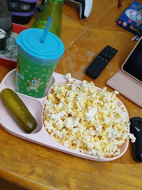 A bowl and nostalgia snacks make me feel really smol 🌸