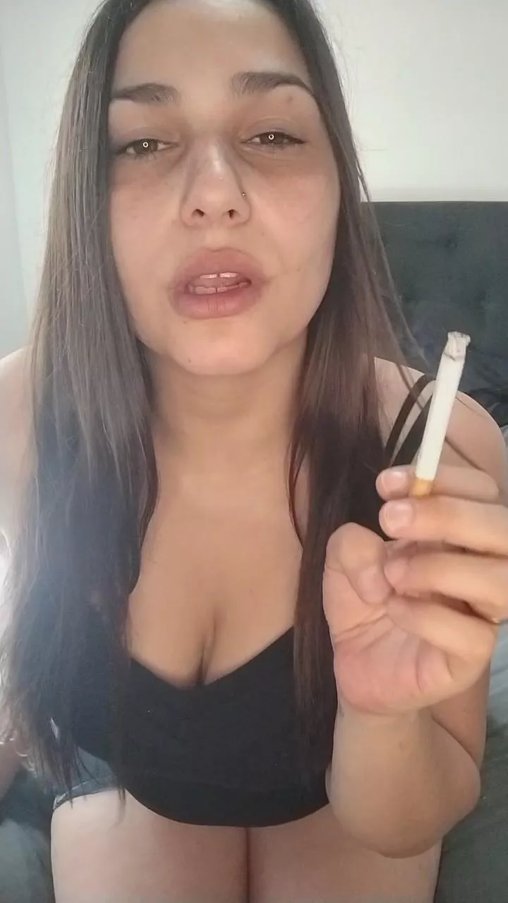 A little smoke for my black lungs doesn't hurt at all 🚬🌬️💨