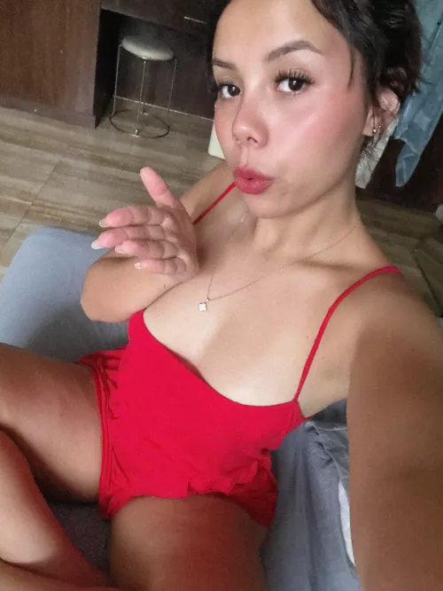 Am i bad for wanting a dominant daddy by my side? 19F