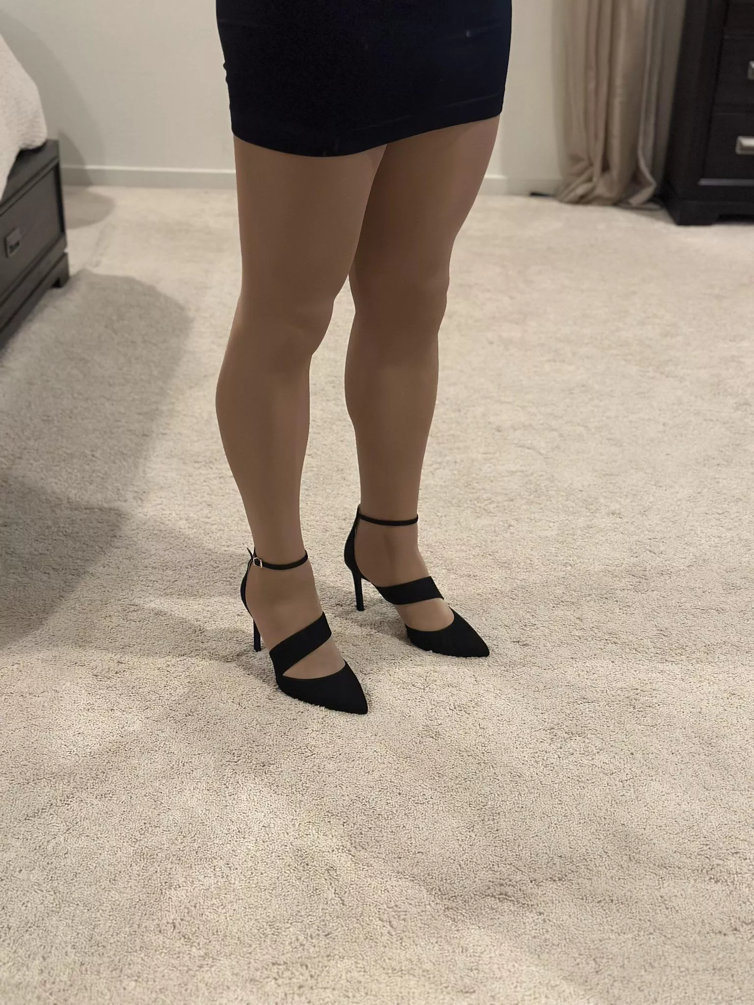 American thanksgiving and I am giving thanks to tight dresses, high heels, and pantyhose 