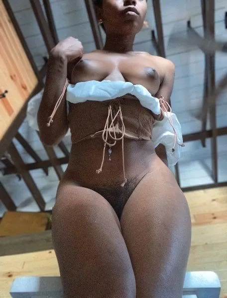 Available for kinky video calls / customs / sexting/ Joi / GFE / pictures / ask for a menu 💋