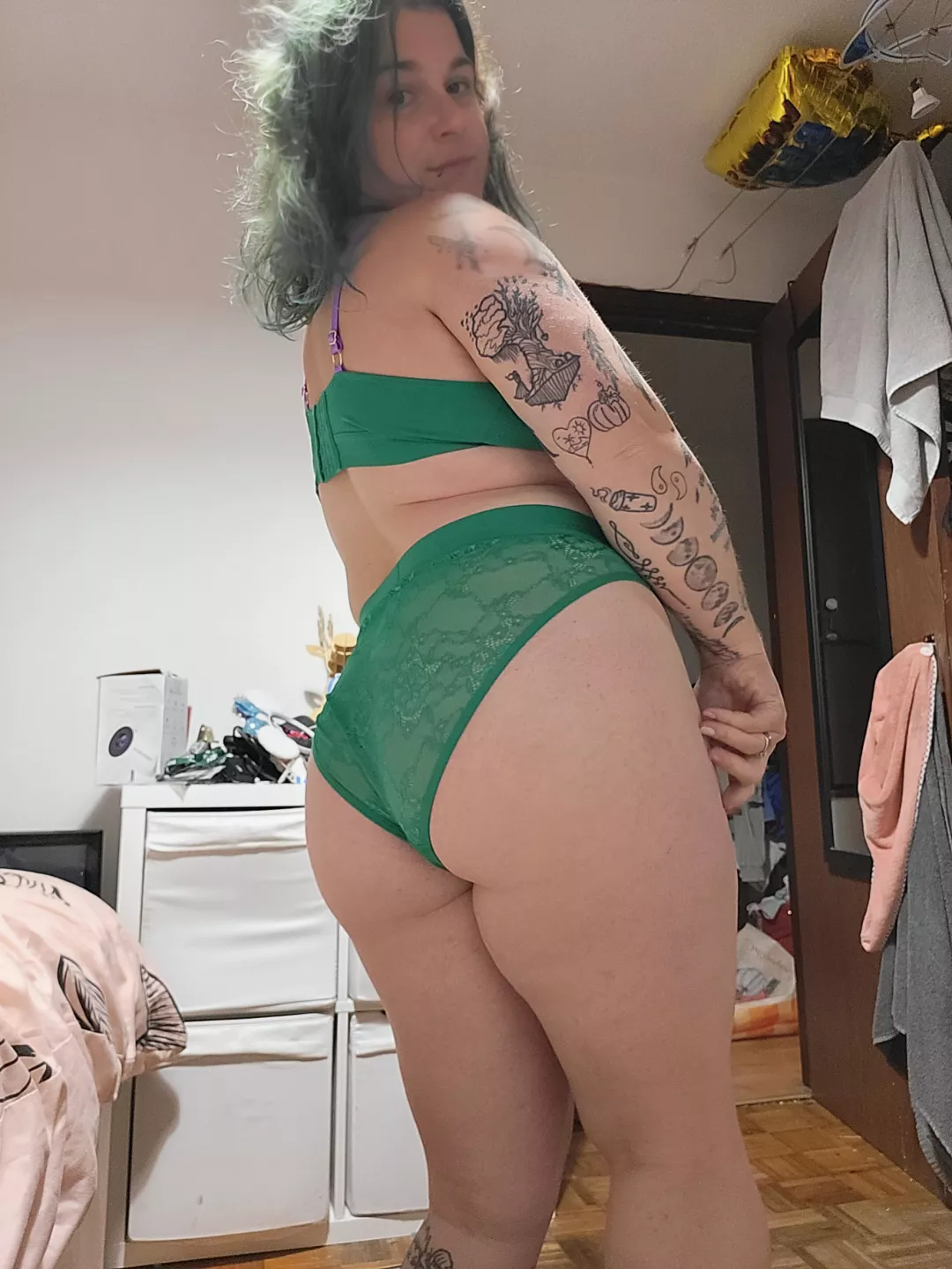 Can you handle this 5ft British mama