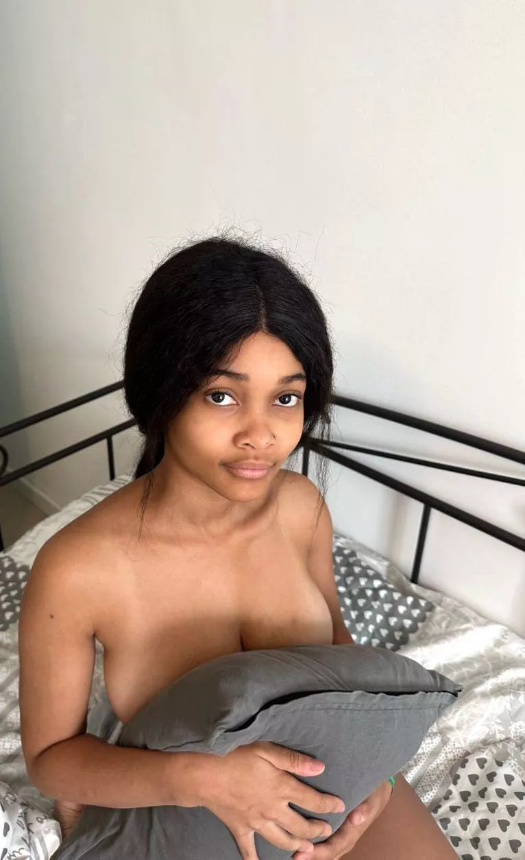 Can’t stop showing the boobs off because they’re so sexy :)