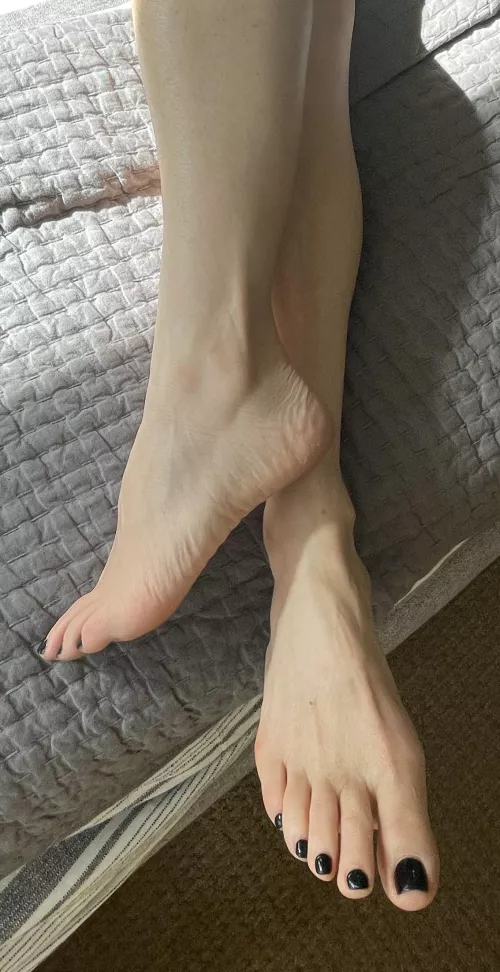 Cum on my toes?