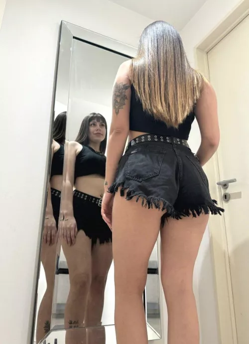 Do i look sexy in my denim shorts? 