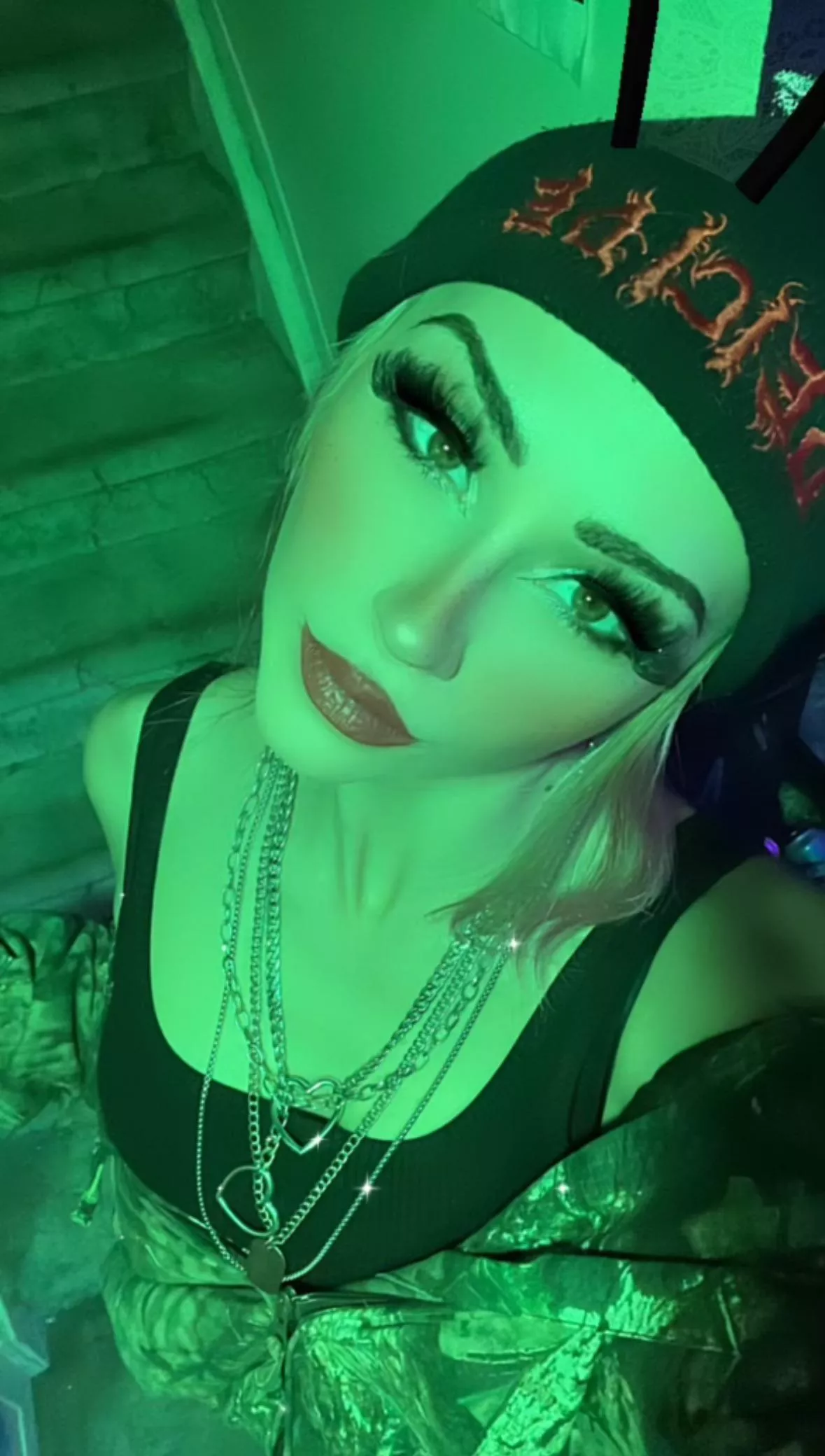 Do you think I’m a pretty girl? 🥰