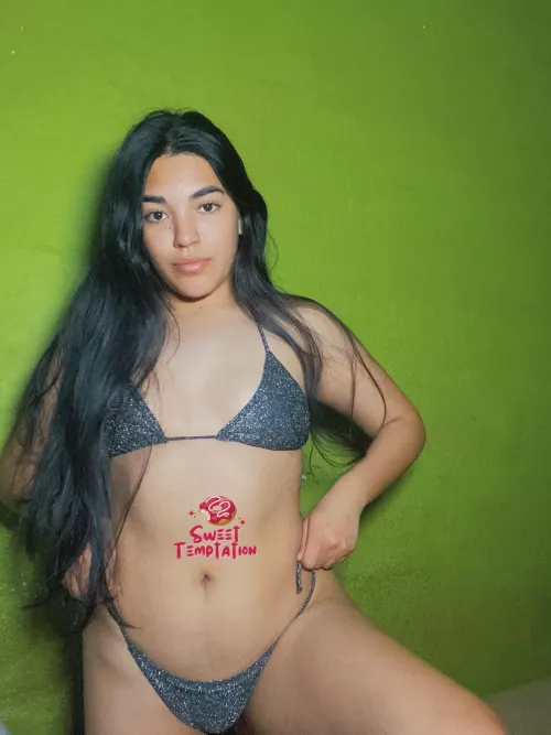 Do you think this ignorant 19 year old girl could make you finish?