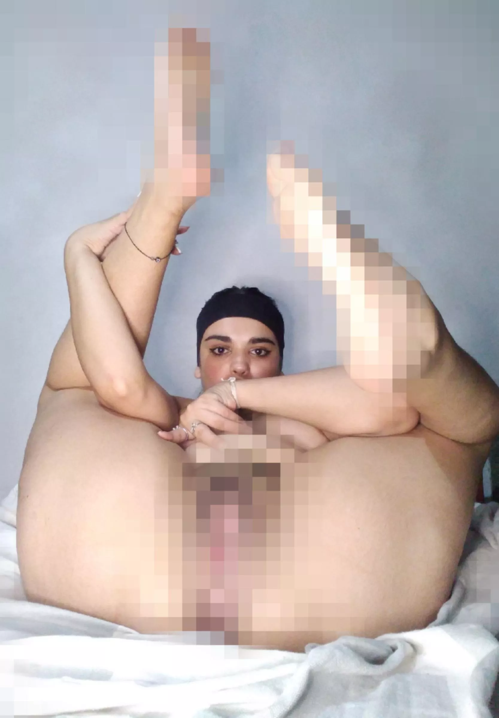 Do you think you deserve to see my divine feet?