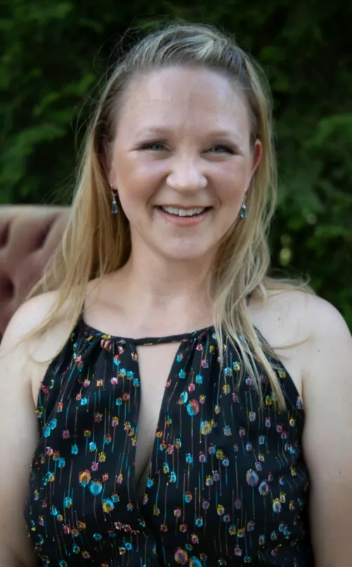 Does a 44 yo mom of 2 still have a shot with a 18-25yo?