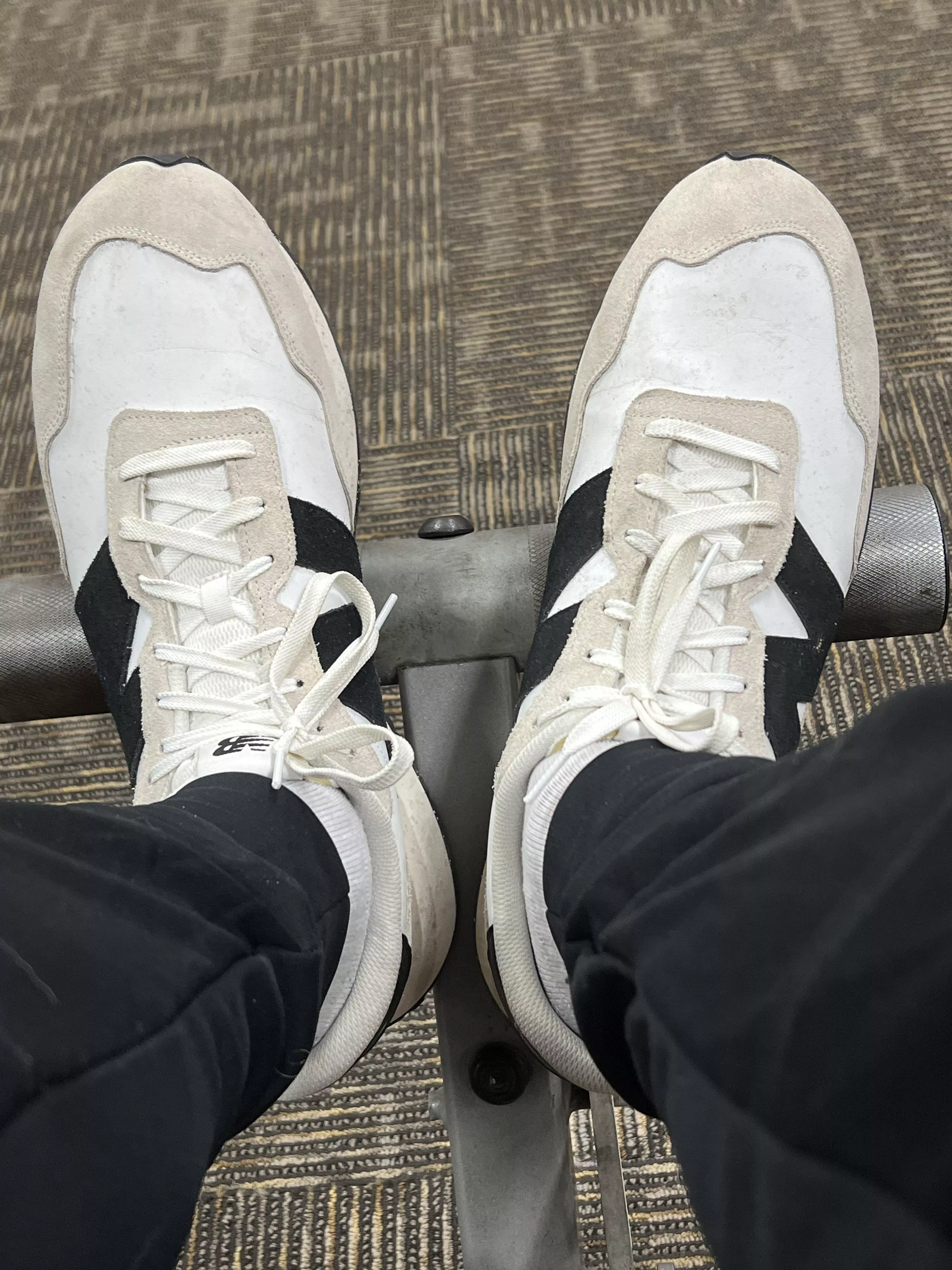 Does this gym equipment make my feet look huge?