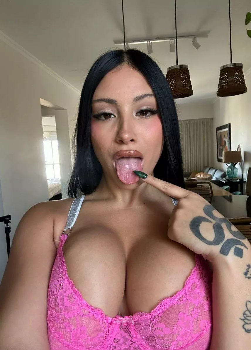 Drop your age and I will send you nudes