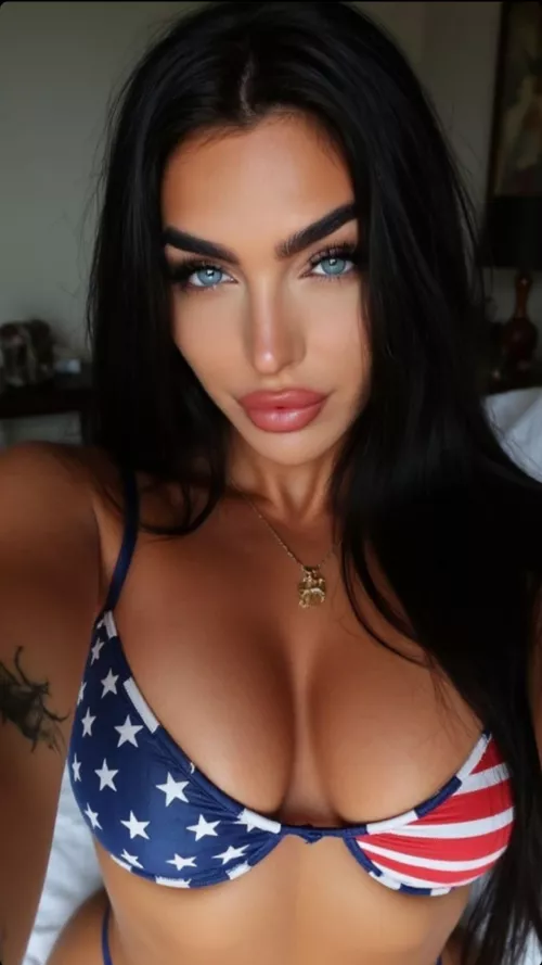 Emily Rinaudo: Gorgeous 