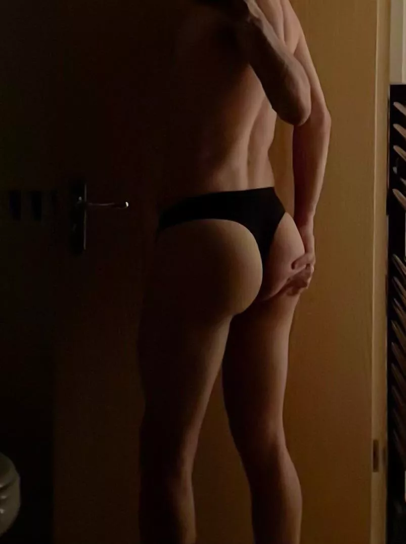 Evime zorla girip beni kullanacak caniler yok mu?