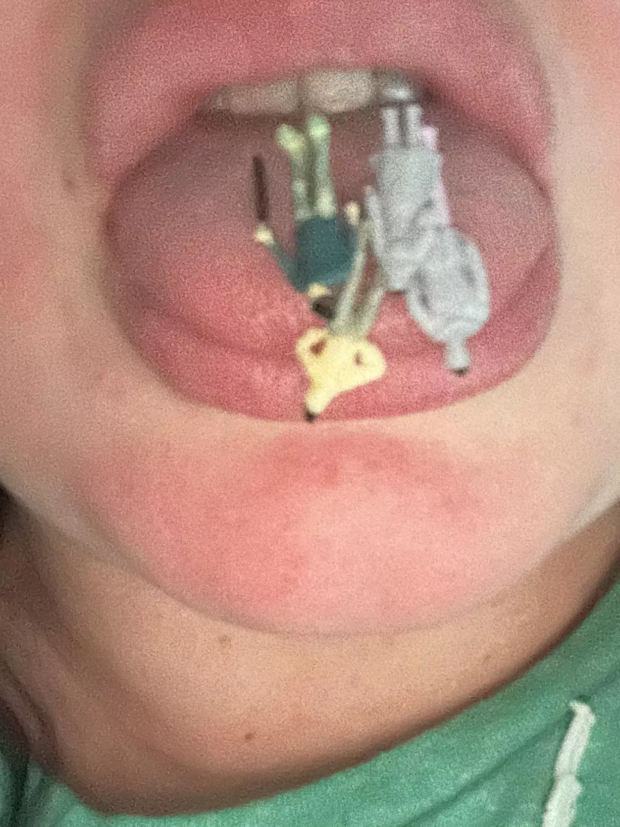 {F} Tasty Tiny's for Giantess Vittoria