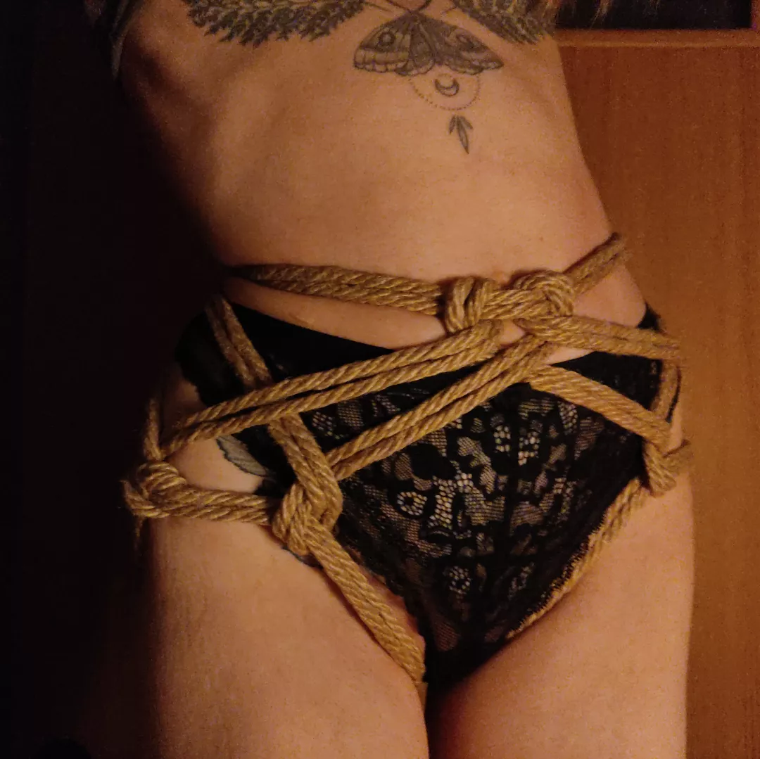 First try on a hip harness. Hope I dod well, I'm pretty happy with the result.