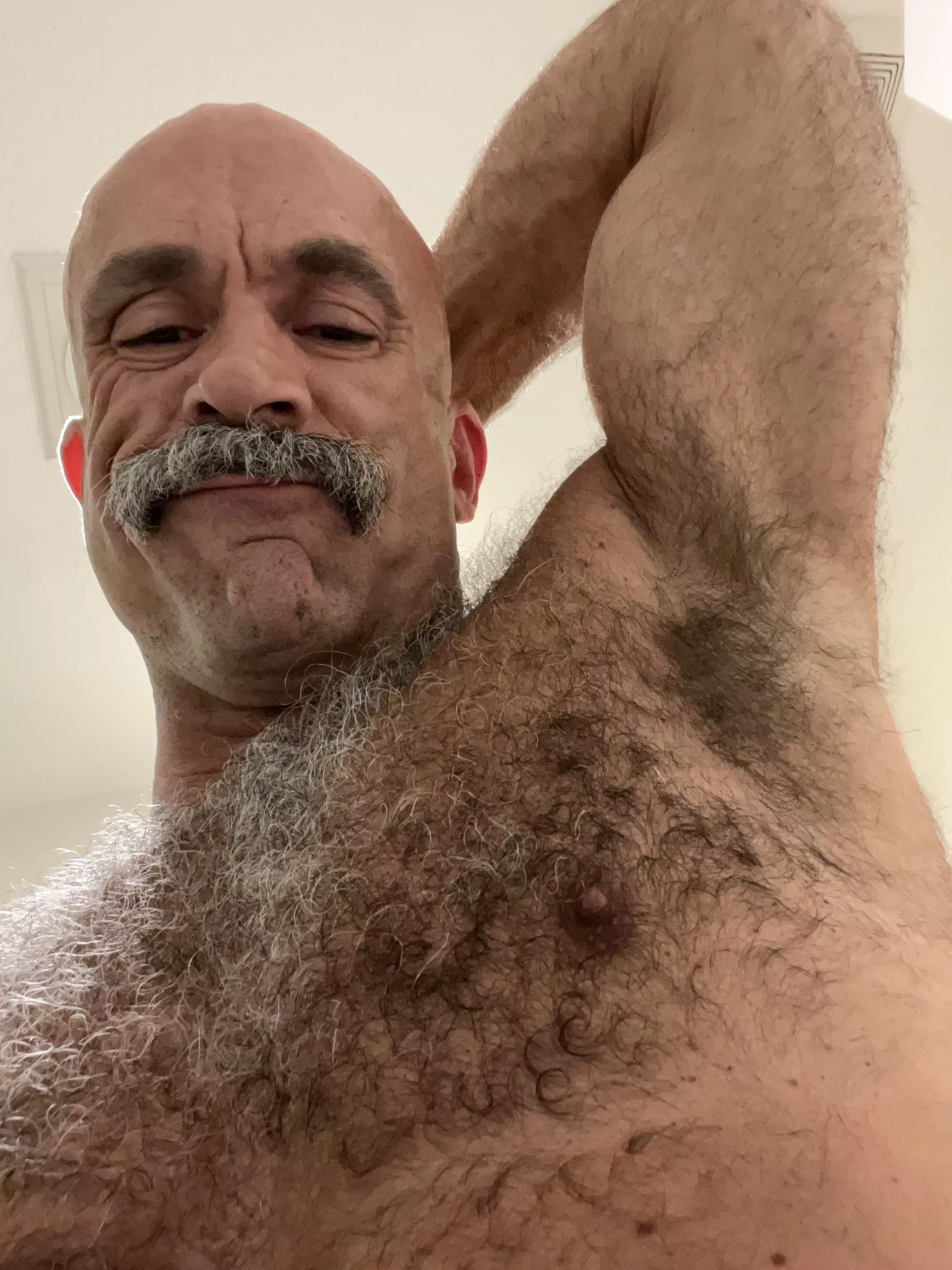 Get in there, show dad what you’ve got😈