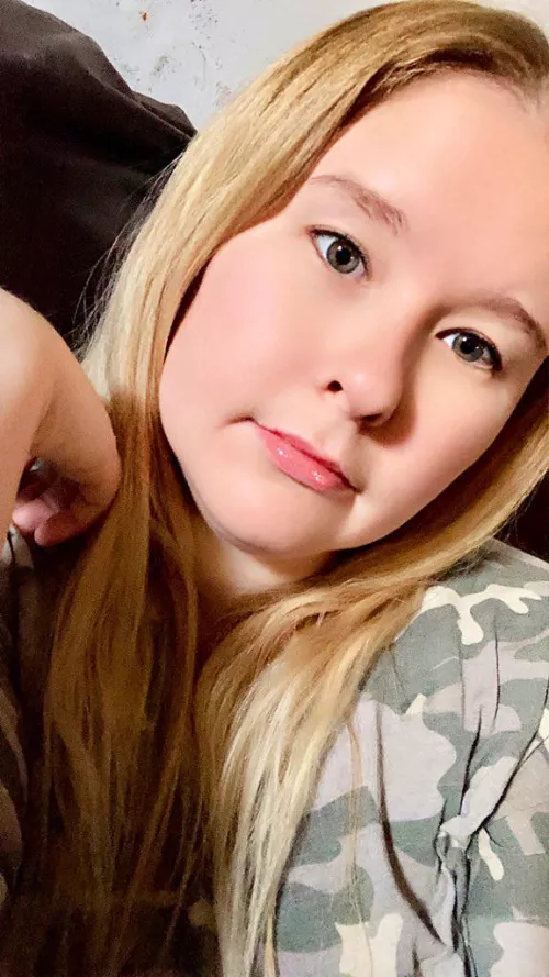 Get lost in my eyes and tell me how pretty I am. Then send $100 🥰