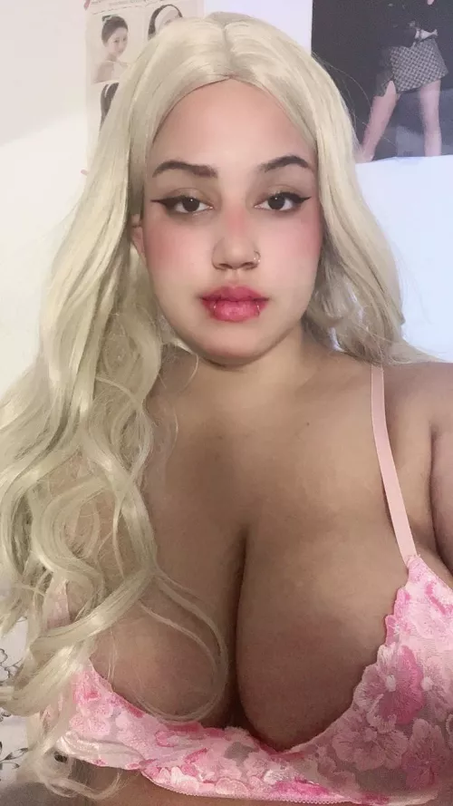 girls they wanna have fun! 