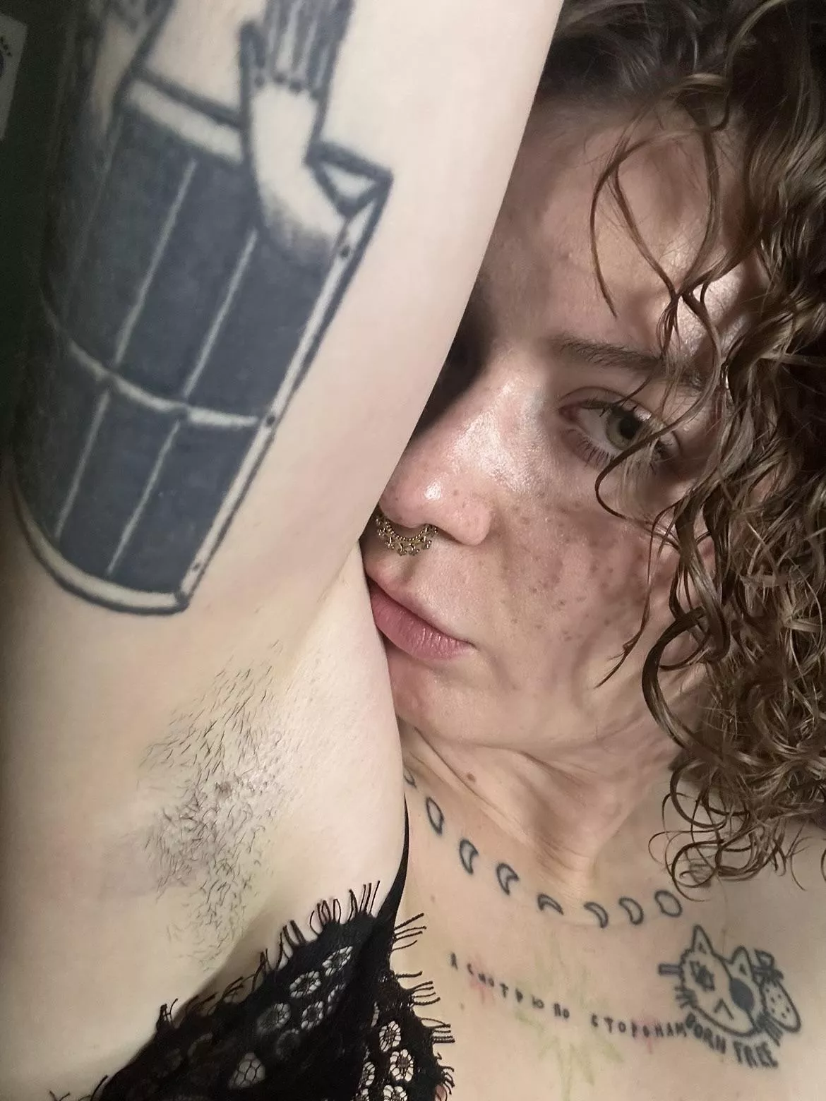 hi…wanna be my pleaser?