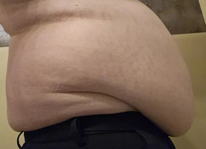 Holy moly I'm getting big 😵‍💫