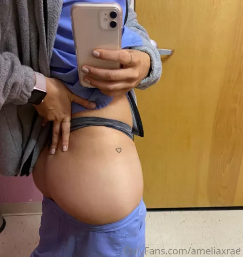 I am missing something between my thighs 🤔