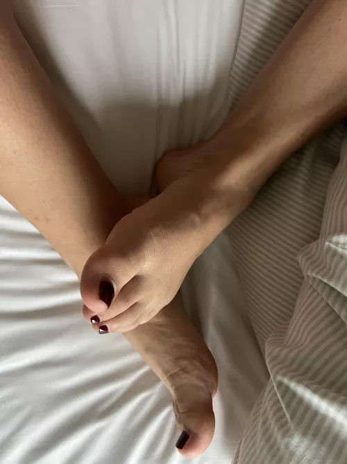 I give foot jobs with views, just like this.