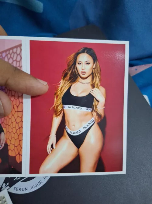 I had to show love and respect to the hottest performer right now. I had to choose my favourite scene of her 