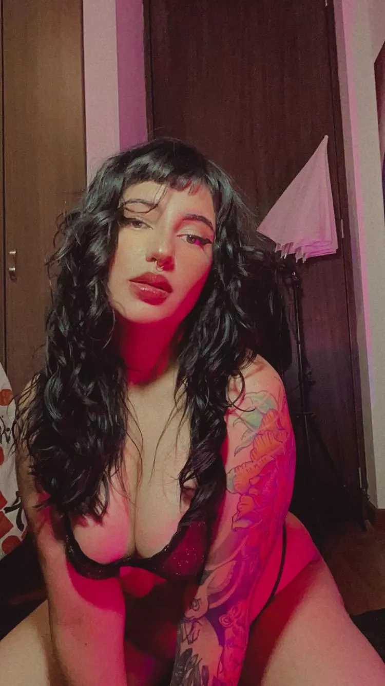 I imagine you're already tired of reading the same ads, I don't want to wear you out with the same thing, I just have to tell you that if you're looking for something different, a little action and attention to your most personal needs regardless of t