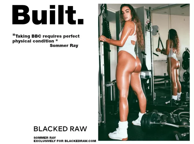 😩😩I just wanna see Sommer making passionate love to a bbc so bad, dm me to chat