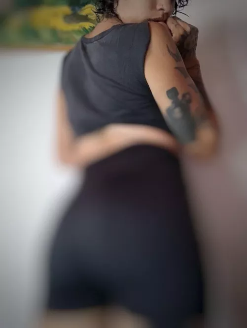 I know that even with that you would still pull your dick but you're not allowed to because you're a loser.