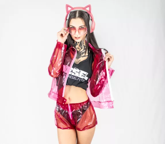 If only pink could be the de facto standard for clubware! [OC]