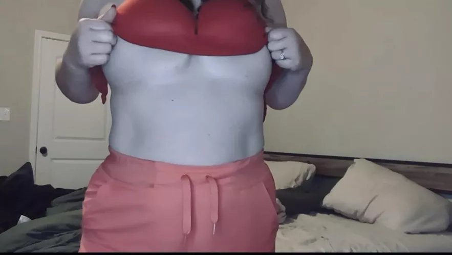 I’m getting pretty good at these  🍒drop vids 😉