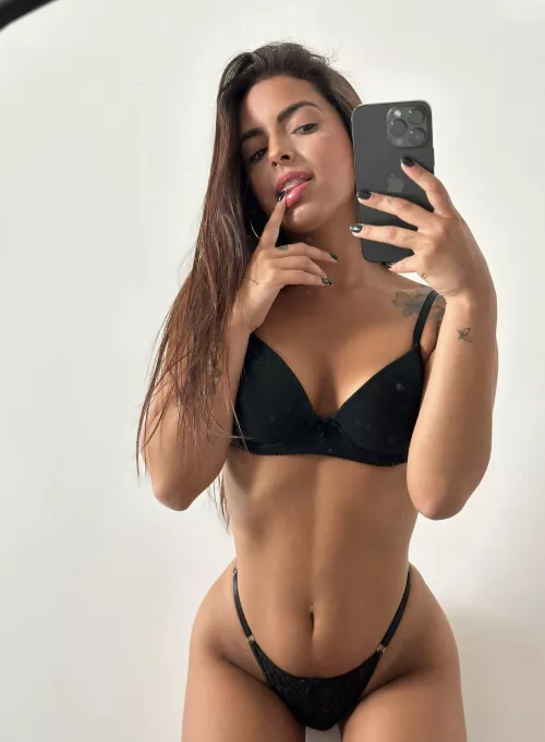 I’m thinking about all the ways I could make you want me.